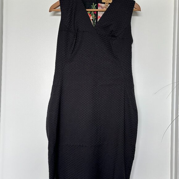 Sleeveless sheath dress - Picture 1 of 4
